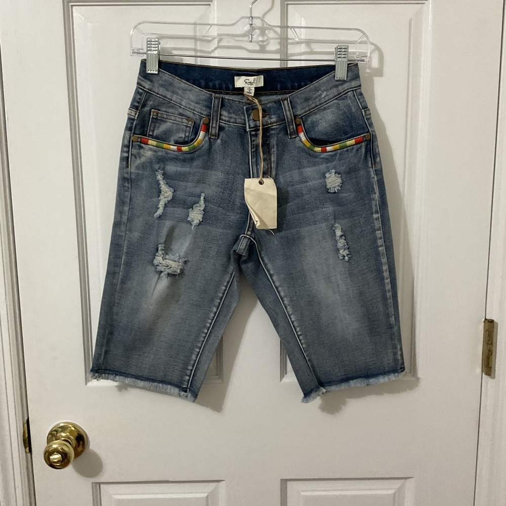 NWT Distressed Boho Bermuda Denim Shorts Colorful Embroidered Pocket Trim size S